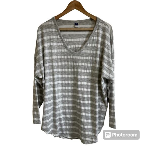 Old Navy women’s sweatshirt xl‎ NWT gray white - Picture 1 of 8